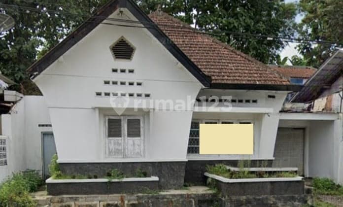Rumah Tinggal Cocok untuk Homestay atau Cafe Lokasi di Jalan Pahlawan Kota Magelang