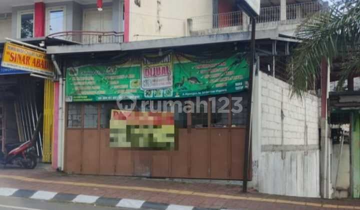 4-Story Shophouse Suitable for Business, Located in the Business Area of Magelang City.