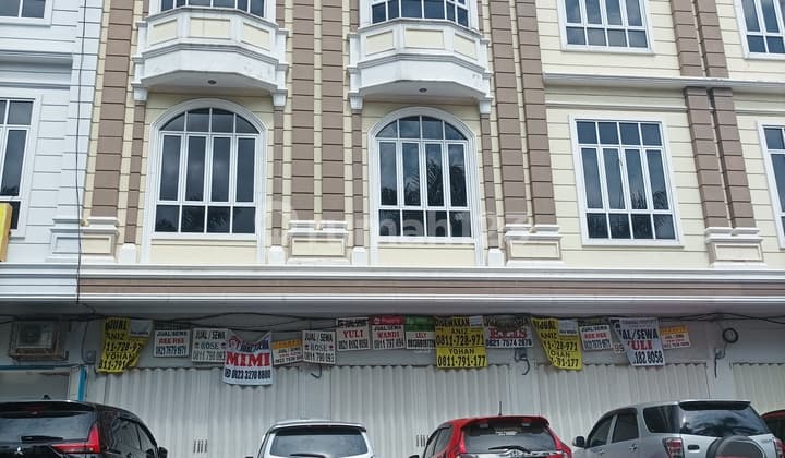 New 3-Story Ruko for Rent on Gatot Subroto Street, Pahoman, Bandar Lampung