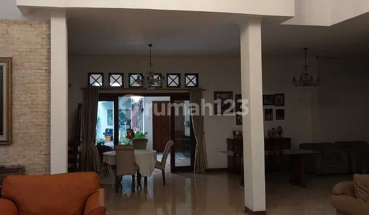 Rumah Mewah Layak Huni-Classic Design-Cipete Area