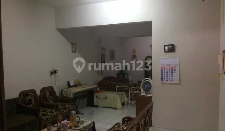 Old House Land Count in Kebayoran Baru area