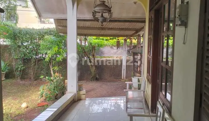 Dijual Rumah Lama di Jalan Kesehatan 2 Bintaro Jakarta Selatan