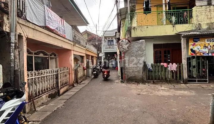 Old house for sale, land value only in Rawamangun