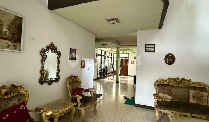 Rumah Besar Tanah Luas Siap Huni di Buah Batu Bandung