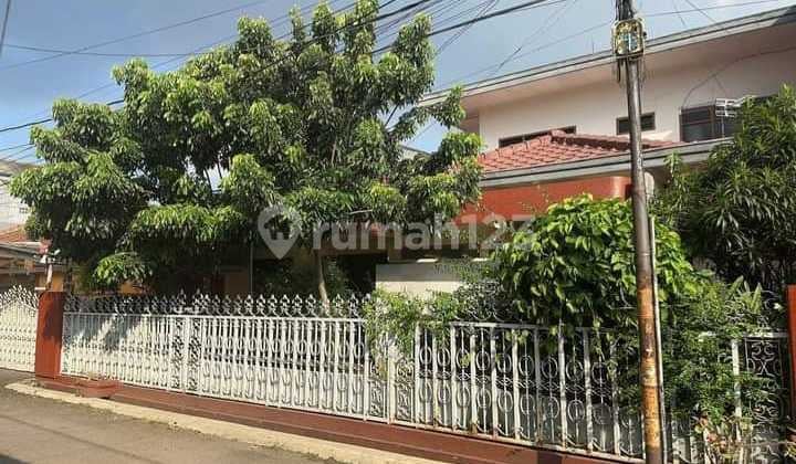 Rumah Besar Siap Huni di Kawasan Kembar Bandung