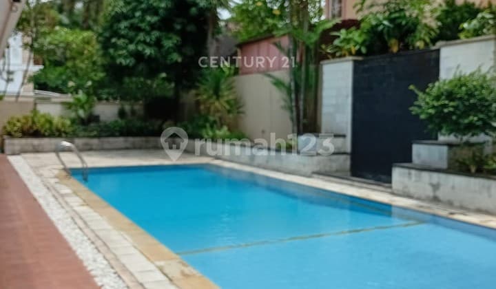 Jual Rumah Mewah Cakep Siap Huni Posisi Hoek Taman Golf Tangerang