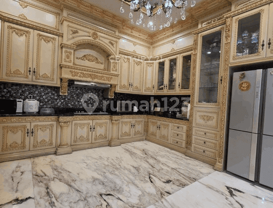 Dijual Rumah Classic Luxury Residence Pluit