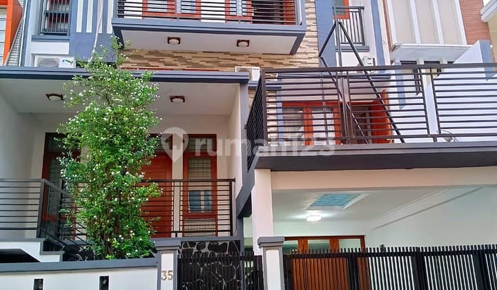Rumah 4 Lantai Premium Siap Huni di Palmerah Jakarta Barat
