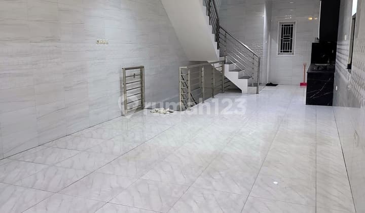 Ruko 3 Lantai Cantik Siap Huni di Pejuang Bekasi