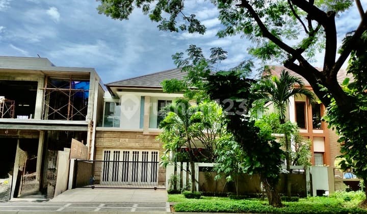 Jual Sewa Rumah Royal Residence Luar Cluster Private Pool Lokasi Terdepan Wiyung