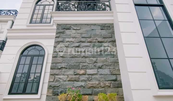Luxurious 2-Story House Near Depok Station and Pondok China Station