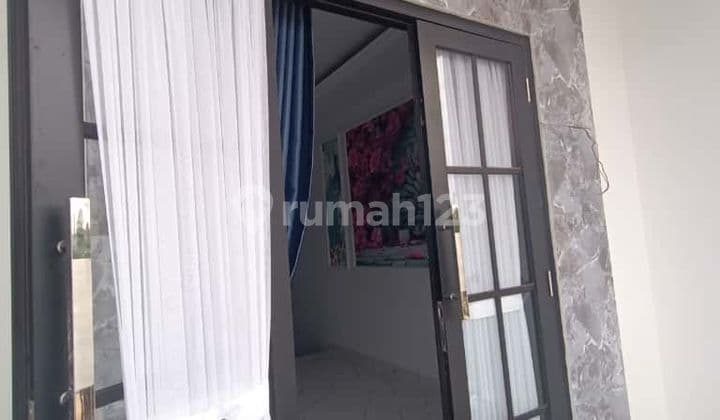 Rumah Mewah Dekat ke Jalan Margonda Raya