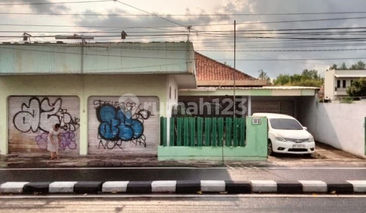Rumah Tinggal 6 Kamar Lokasi Strategis di Jl Arteri Maguwoharjo Depok Sleman