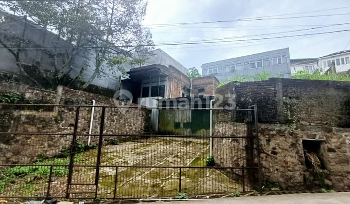 Land for Sale with Bonus House in Bukit Ligar Dago Bandung
