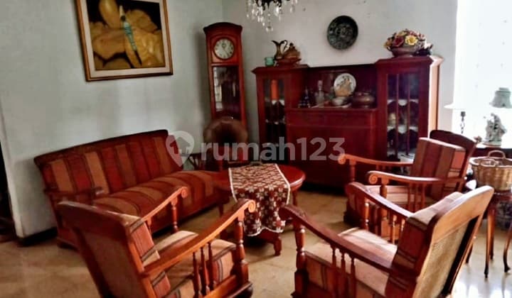 Jarang Ada Rumah Estetik 2 Lantai View Bandung Lokasi Strategis Sebelah Lapangan Golf Dago Di Sayap Dago Bandung Cocok Untuk Cafe, Guest House, Hunian, Kantor Atau Investasi