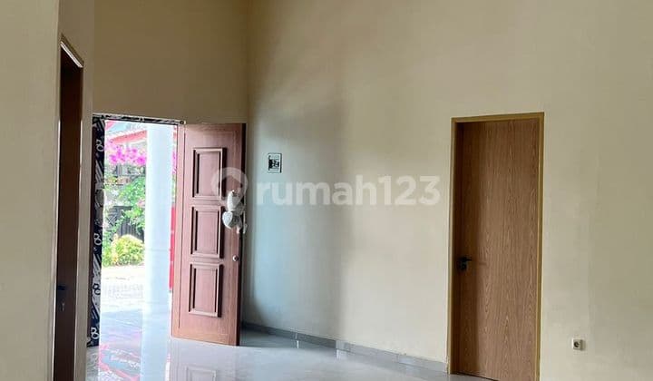 DIJUAL Rumah Siap Huni Posisi Hook di Taman Royal, Tangerang.