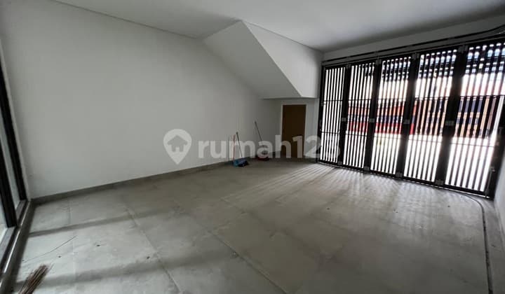 Dijual Rumah Mewah 3 Lantai With Rooftop di Kazumi The Zora BSD