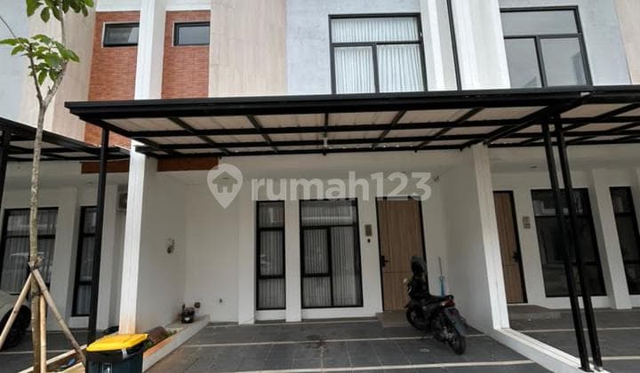 Rumah 2.5 Lantai Full Furnished The View Bintaro Sudah Renov