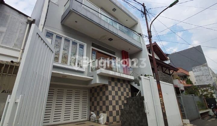 KEDOYA HOUSE WEST JAKARTA