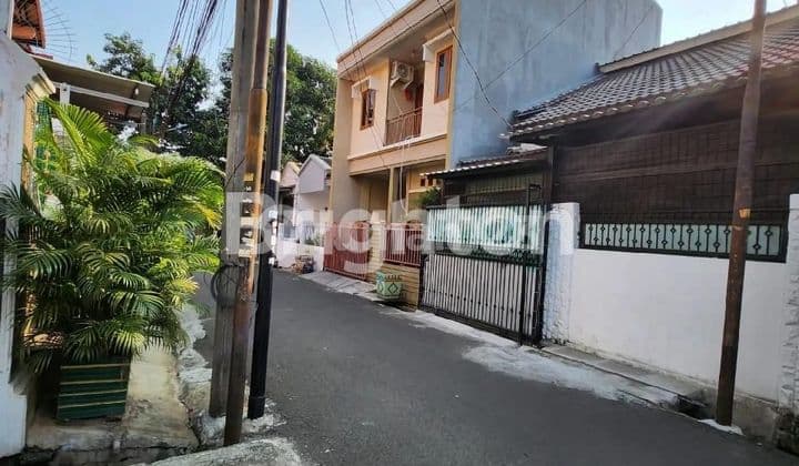 KEMANGGISAN HOUSE WEST JAKARTA