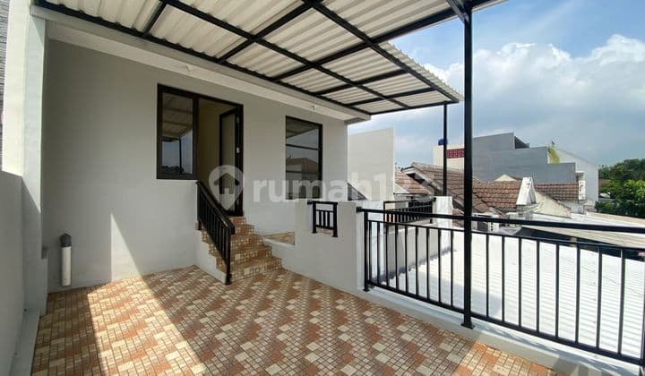 Dijual Rumah Siap Huni Full Renovasi di BSD Taman Crysant