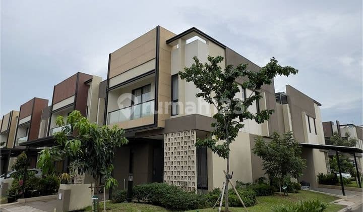 Dijual Rumah Mewah Hook di Cluster Carson Gading Serpong