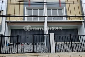 Ruko Baru SHM di Pinggir Jalan lokasi di Kelapa Gading Jakarta Utama