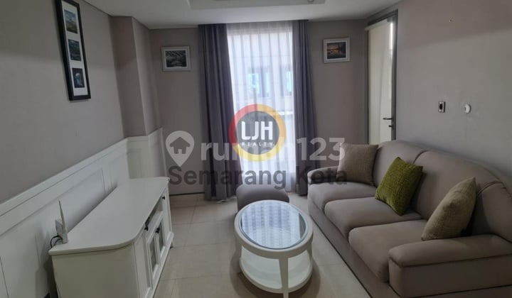 1 Unit Apartment Warhol