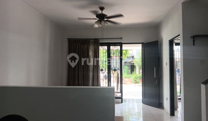 Eldora Semi Furnish Depan Taman