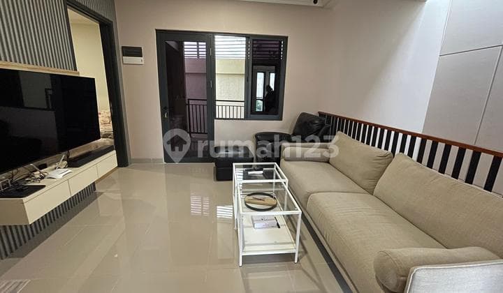 Carson Semi Hoek Semi Furnish