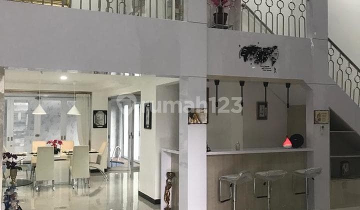 Taman Beverly Golf Semi Furnish