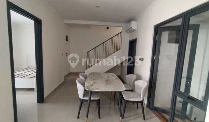 Murah Strozzi Premium Attic Semi Furnish