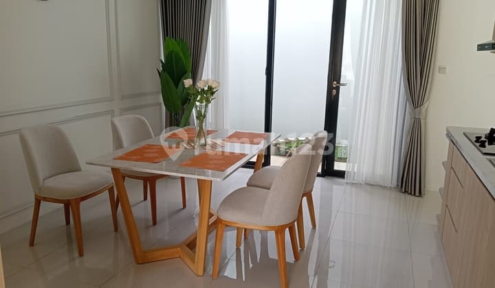 Dijual Rumah 3 Lantai Gaya Japanese Di Cirendeu