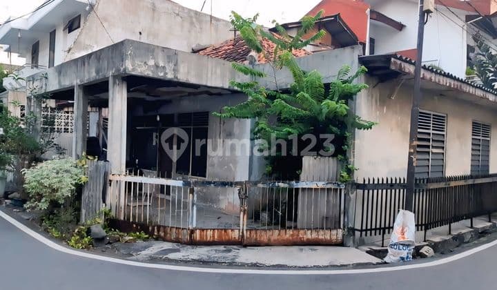 Rumah Lokasi Hook Hoek Strategis Lingkungan Aman Nyaman Bebas Banjir Nomor Rumah Cantik Cocok Untuk Renovasi Hunian Mewah, Kos-kosan, Investasi Di Cideng Jakarta Pusat