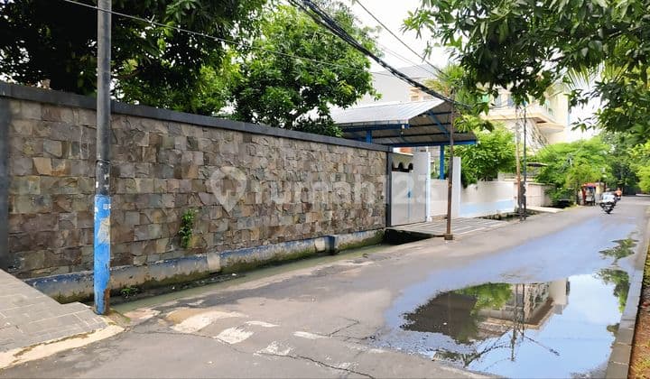 Rumah Luas 2 Kavling Gandeng Di Lokasi Terbaik Jalan Boulevard Jelambar (jarang Ada), Jakarta Barat