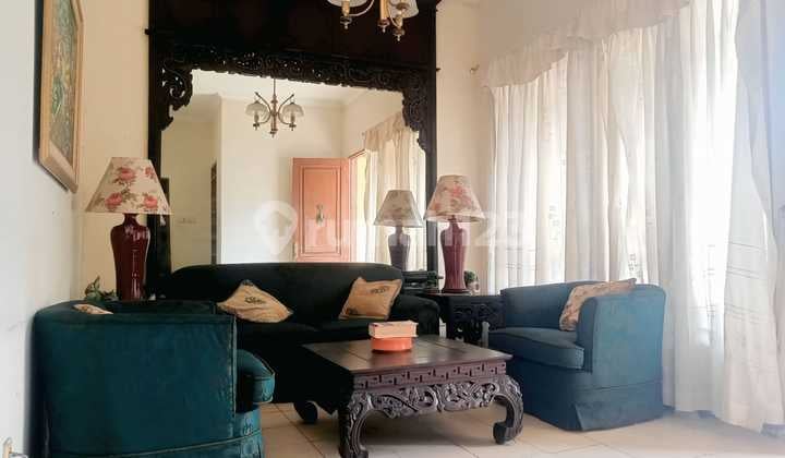Hot Deals: Rumah + Paviliun Full Furnished Bonus Mobil (extension Unit), Harga Terbaik Di Lokasi Terbaik, Classic Vintage Style Ex Seniman, Strategis Bebas Banjir & Cocok Untuk Kost, Investasi/hunian Mewah Nyaman & Tenang, Kemanggisan Jakarta Barat