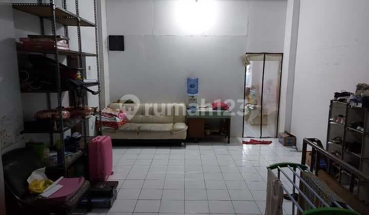 Ruko 4 Lantai Super Strategis Harga Dibawah NJOP Depan Jalan Raya Besar di Roxy Jakarta Pusat