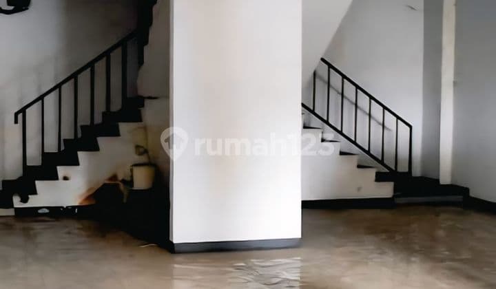 Premium 4-Story Linked Shophouse with 2 Elevator Units, Strategic Location, Tanah Abang Cideng, Central Jakarta.