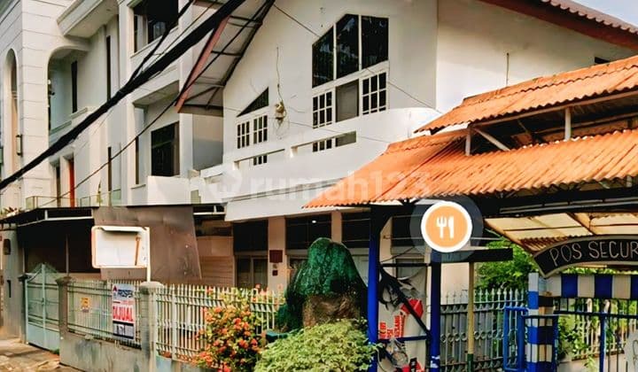 2-Story Corner House by Main Road, Strategic Location Suitable for Luxury Residence, Office, F&B, Minimarket, Boarding House, Tanjung Duren, West Jakarta.