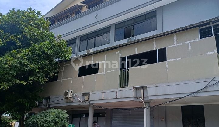 Ruko Megah 4 Lantai Hook tersedia Area Lift Strategis Dekat Tol & Bebas Banjir di Pluit Jakarta Utara.