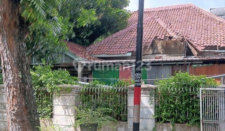 Rumah di Jalan Blitar ,Menteng ,Jakarta Pusat