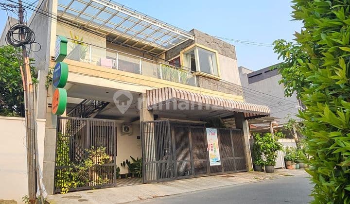Dijual Rumah Tinggal Dengan 10 Kamar Kost Dan Usaha Laundry