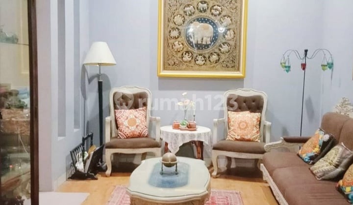 Rumah Cikutra Pinggir Jalan