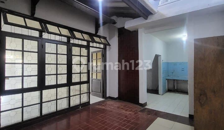 Rumah Bagus Siap Huni 2.5 Lantai Antapani