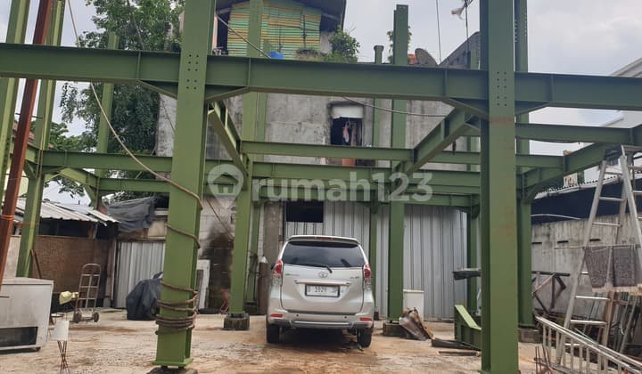 Land on Tebet Main Road