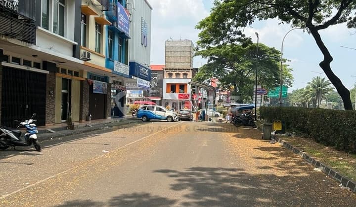 Dijual Ruko Strategis di BSD - Hadap Jalan Raya Ruko 3 Lantai Siap Pakai