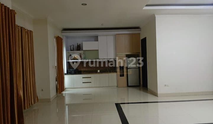 Dijual Rumah Hunian Semi Furnished di Cluster Chysant Samping Kencana Loka BSD