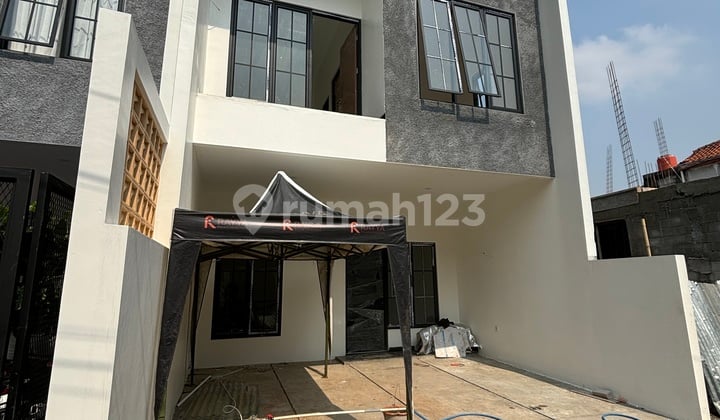 Rumah 2 Lantai Mini Cluster Jati Padang