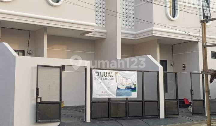 Rumah 2 Lantai Baru Siap Huni Lokasi Strategis