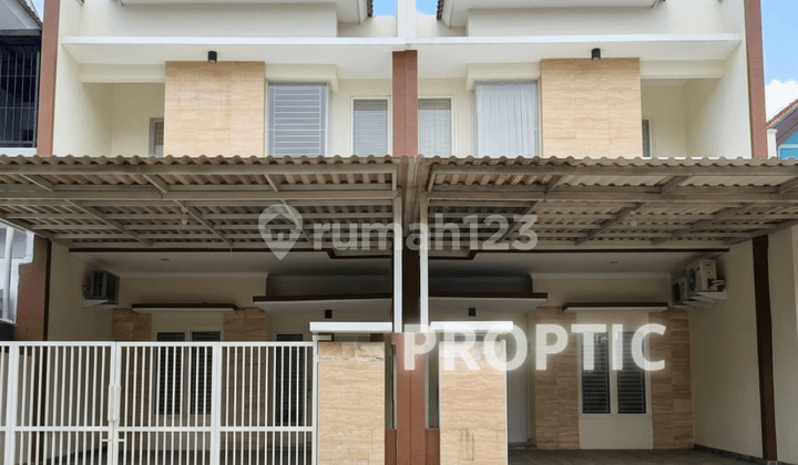 2-Story House in Rungkut, Surabaya - Rm093apd